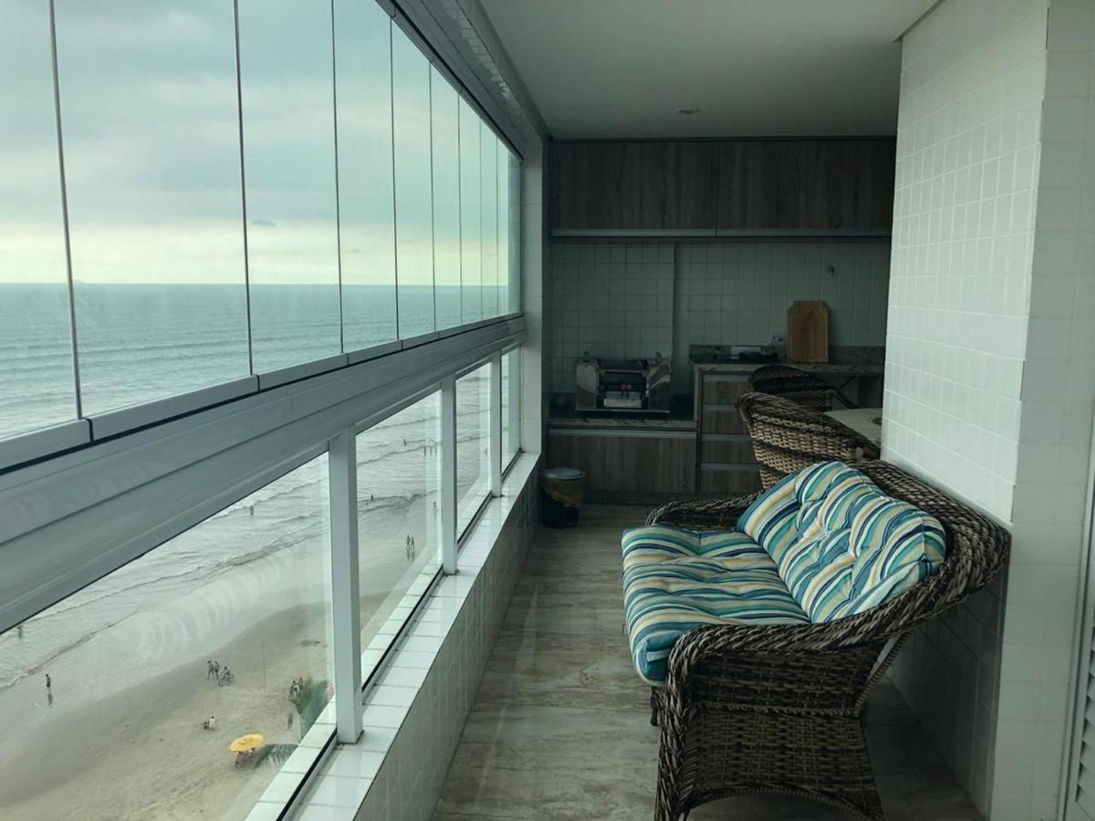 Mongagua Com Vista Para O Mar Pe Na Areia Екстериор снимка