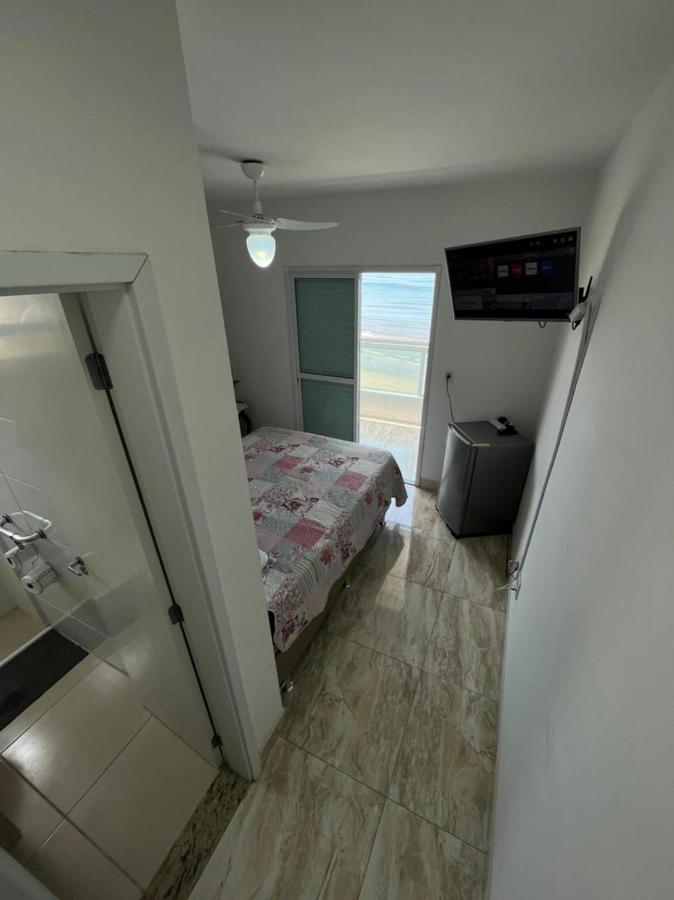 Mongagua Com Vista Para O Mar Pe Na Areia Екстериор снимка